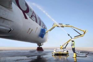 Очистка самолетов высоким давлением